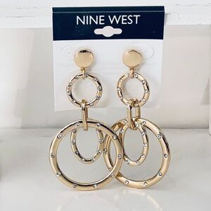 NWT Nine West gold-tone cascading 3-hoops with white crystals Dangling earrings